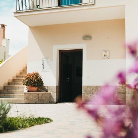 B&B Dimora Mariù Taranto Bagian luar foto