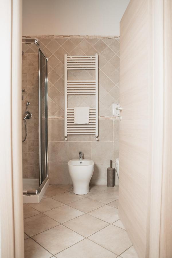 B&B Dimora Mariù Taranto Bagian luar foto