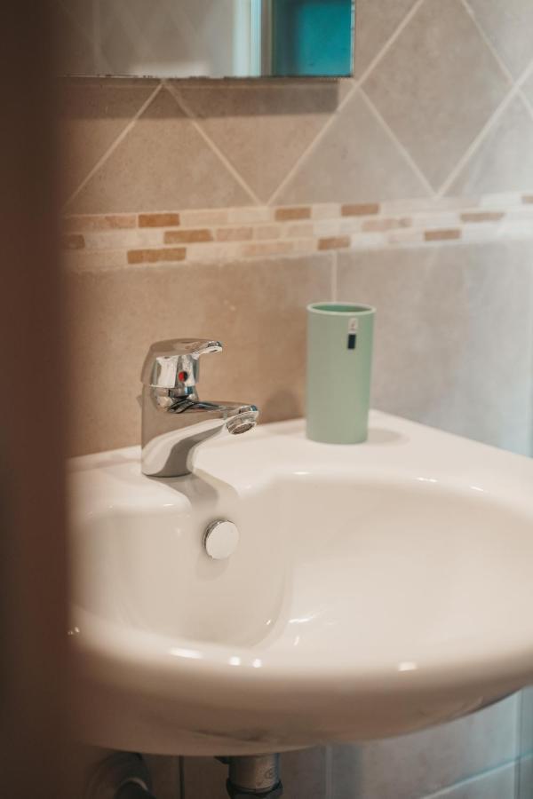 B&B Dimora Mariù Taranto Bagian luar foto