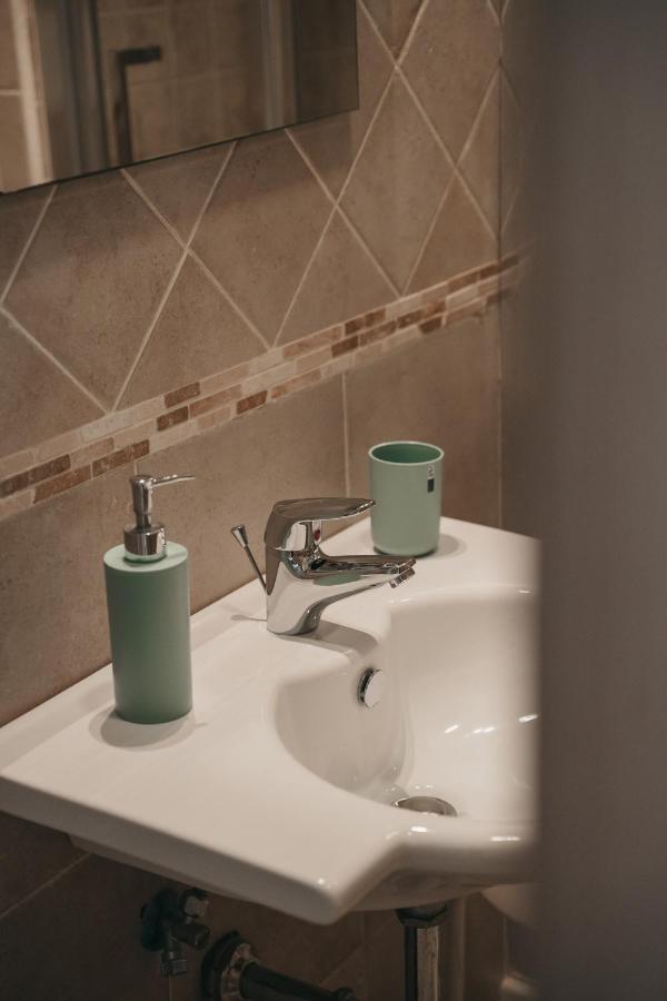 B&B Dimora Mariù Taranto Bagian luar foto