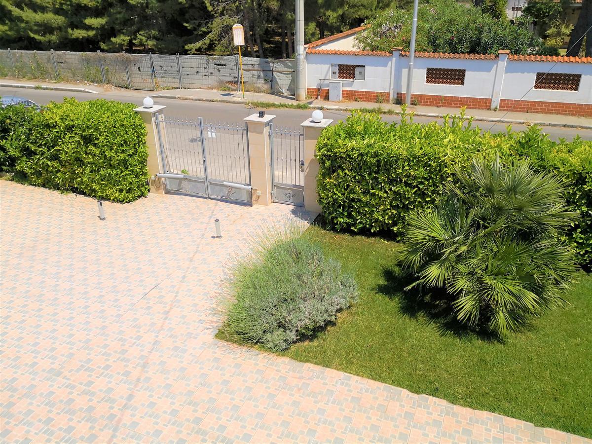 B&B Dimora Mariù Taranto Bagian luar foto