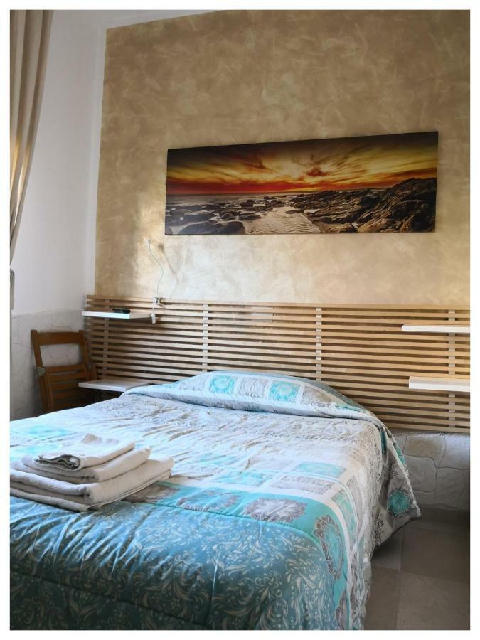 B&B Dimora Mariù Taranto Bagian luar foto
