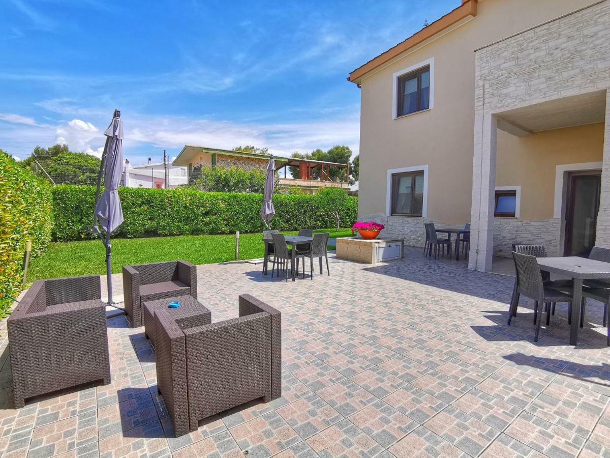 B&B Dimora Mariù Taranto Bagian luar foto